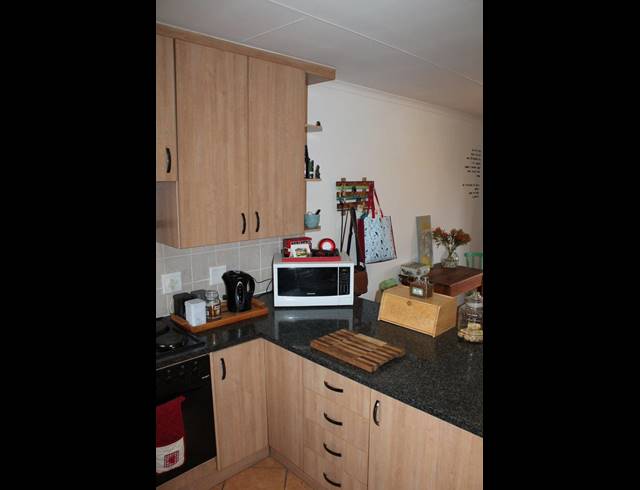 2 BEDROOM APARTMENT SOLD IN THERESAPARK